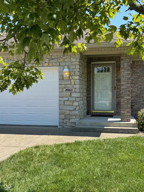 2963 Victory Dr, Columbus, IN 47203