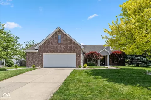 3779 Crest Point Dr, Noblesville, IN 46062