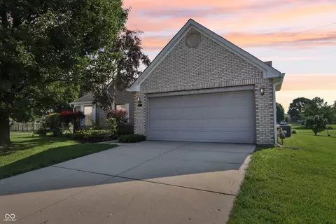 7456 Jack Pine Ct, Avon, IN 46123
