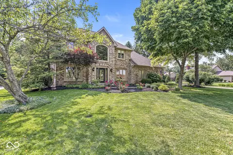 8712 Admirals Bay Dr, Indianapolis, IN 46236