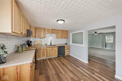 309 New St, Windfall, IN 46076 photo 11