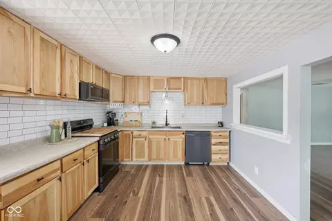 309 New St, Windfall, IN 46076 photo 13