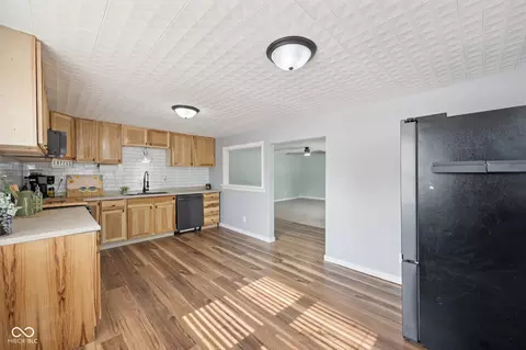 309 New St, Windfall, IN 46076 photo 10