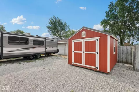 309 New St, Windfall, IN 46076 photo 6