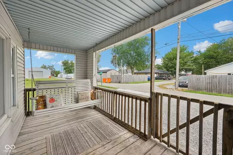 309 New St, Windfall, IN 46076 photo 4