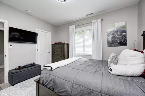 Bedroom - 6940 Mockernut Ct, Plainfield, IN 46168 photo 9 of 11