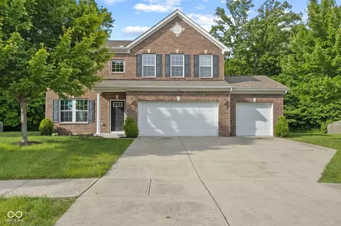 3068 Reflection Ct, Greenwood, IN 46143