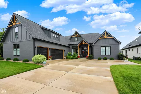 1135 Maclaren Ct, Franklin, IN 46131
