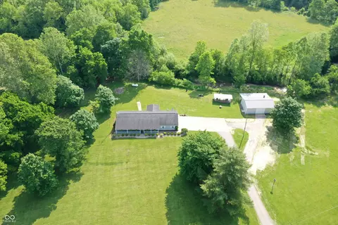 11173 Little Duck Creek Rd, Metamora, IN 47030