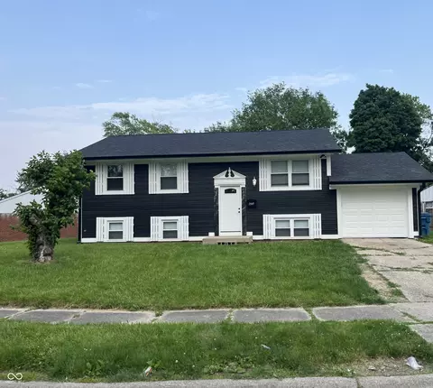 3949 Chateau Dr, Indianapolis, IN 46226