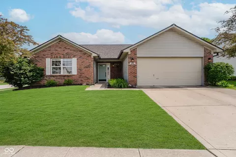 293 E Quail Wood Ln, Westfield, IN 46074