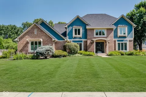 678 Smokey Ln, Carmel, IN 46033