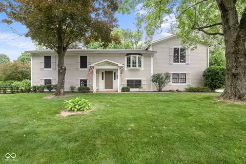 233 Saddlebrook Dr, Zionsville, IN 46077