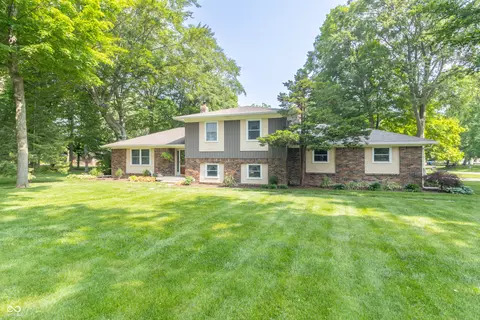 12014 Briar Way Center Dr, Fairland, IN 46126