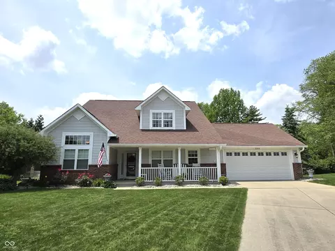 2303 Eagle Brook Dr, Shelbyville, IN 46176