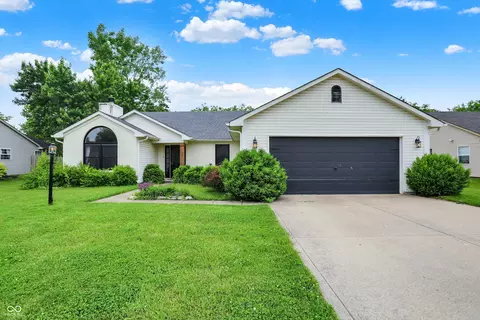 572 Quail Ridge Dr, Westfield, IN 46074