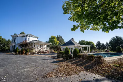 Exterior - 115 W State Road 38, Pendleton, IN 46064 photo 6 of 20