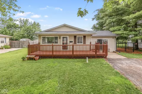 724 Alexander St, Greenwood, IN 46143