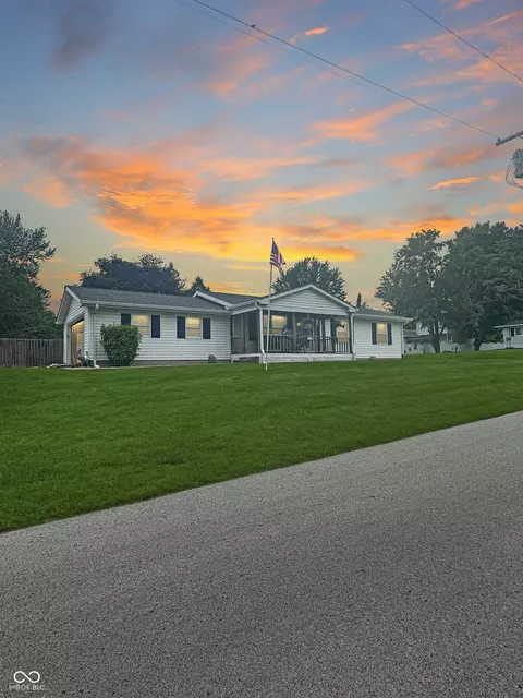 102 Doe Creek Dr, Cloverdale, IN 46120