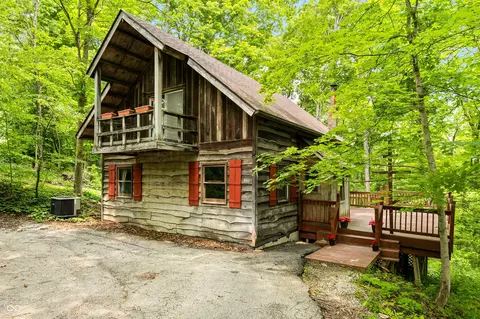 841 Helmsburg Rd, Nashville, IN 47448