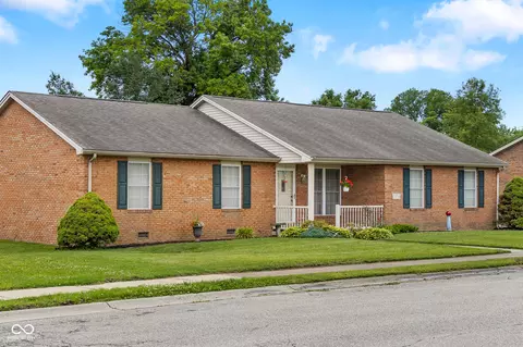 1304 Pin Oak Dr, Seymour, IN 47274