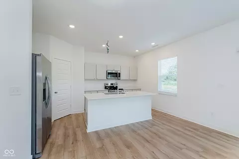 Kitchen - 848 Holmdale Dr, Indianapolis, IN 46239 photo 1 of 4