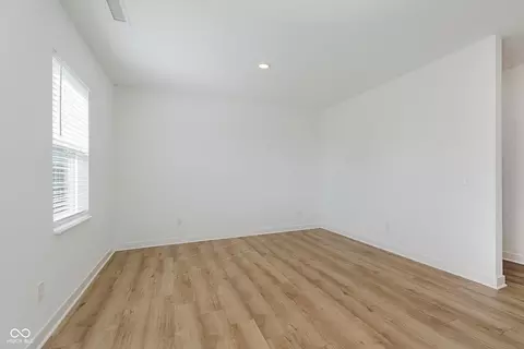 Living - 848 Holmdale Dr, Indianapolis, IN 46239 photo 2 of 5