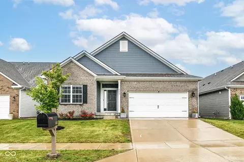 5439 Maywood Dr, Whitestown, IN 46075
