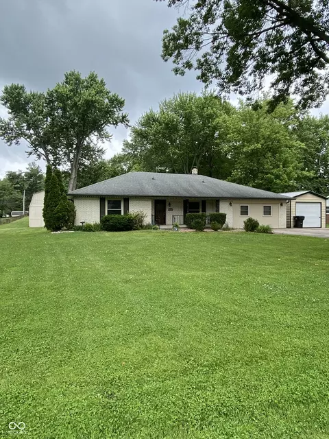 386 Shadow Hill Dr, Greenwood, IN 46142