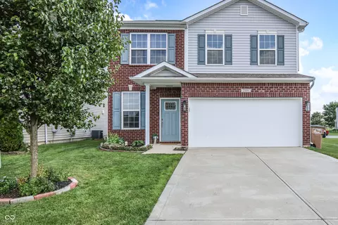 2101 Shadow Fox Dr, Columbus, IN 47201