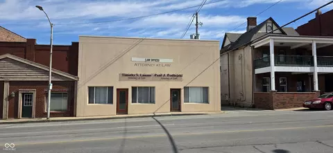 22 W 8th St, Anderson, IN 46016