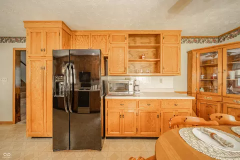 Kitchen - 1111 Pendle Hill Ave, Pendleton, IN 46064 photo 2 of 3