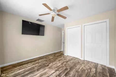 Bedroom - 157 Meadow Pl, Hope, IN 47246 photo 2 of 4