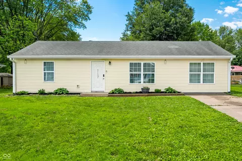 157 Meadow Pl, Hope, IN 47246