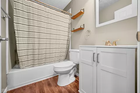 Bath - 157 Meadow Pl, Hope, IN 47246 photo 1 of 1