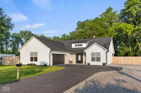 3365 Riverside Dr, Columbus, IN 47203