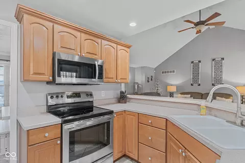 Kitchen - 128 Walts Rd, Georgetown, IN 47122 photo 3 of 5