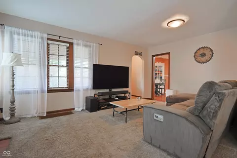 Living - 2309 Maple St, Columbus, IN 47201 photo 4 of 6