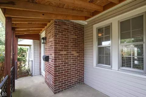 Exterior - 2309 Maple St, Columbus, IN 47201 photo 6 of 10