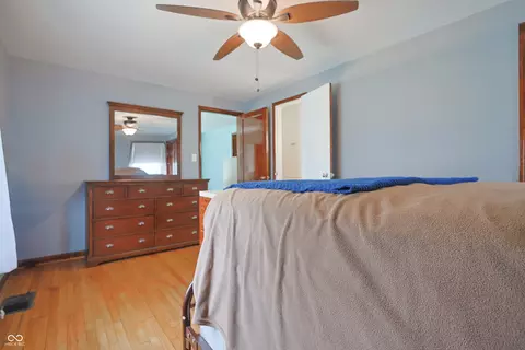 Bedroom - 2309 Maple St, Columbus, IN 47201 photo 3 of 3
