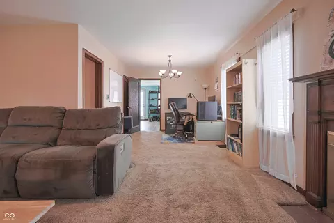 Living - 2309 Maple St, Columbus, IN 47201 photo 5 of 6