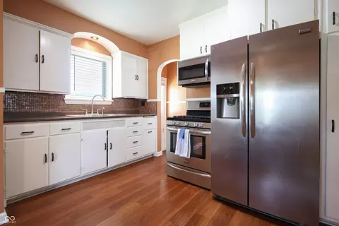 Kitchen - 2309 Maple St, Columbus, IN 47201 photo 3 of 4
