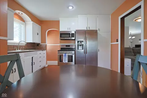 Kitchen - 2309 Maple St, Columbus, IN 47201 photo 2 of 4