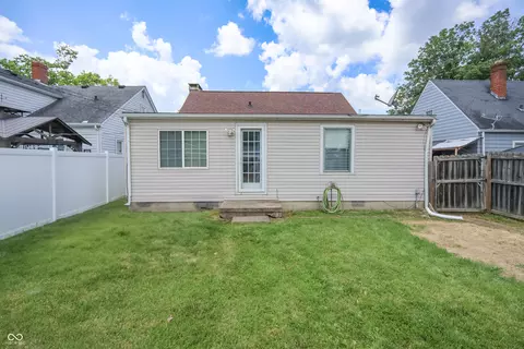 Exterior - 2309 Maple St, Columbus, IN 47201 photo 7 of 10