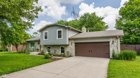 8015 Ridgegate East Dr, Indianapolis, IN 46268