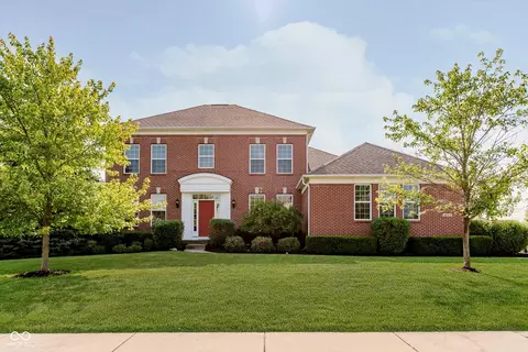 4617 S Cobblestone Dr, Zionsville, IN 46077