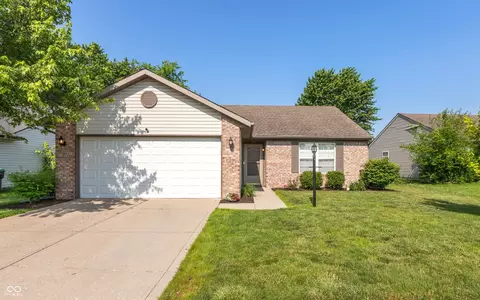 1450 Millridge Dr, Greenwood, IN 46143