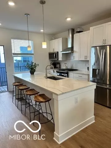 Kitchen - 751 Switchyard Pl, Indianapolis, IN 46202 photo 8 of 9
