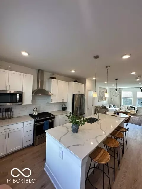 Kitchen - 751 Switchyard Pl, Indianapolis, IN 46202 photo 5 of 9