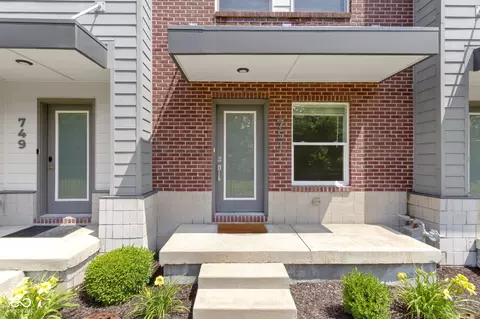 Exterior - 751 Switchyard Pl, Indianapolis, IN 46202 photo 2 of 9